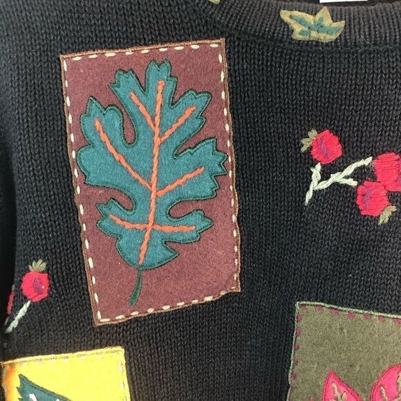 All Points Fall Leaves Sweater Size Medium - Picture 3 of 7